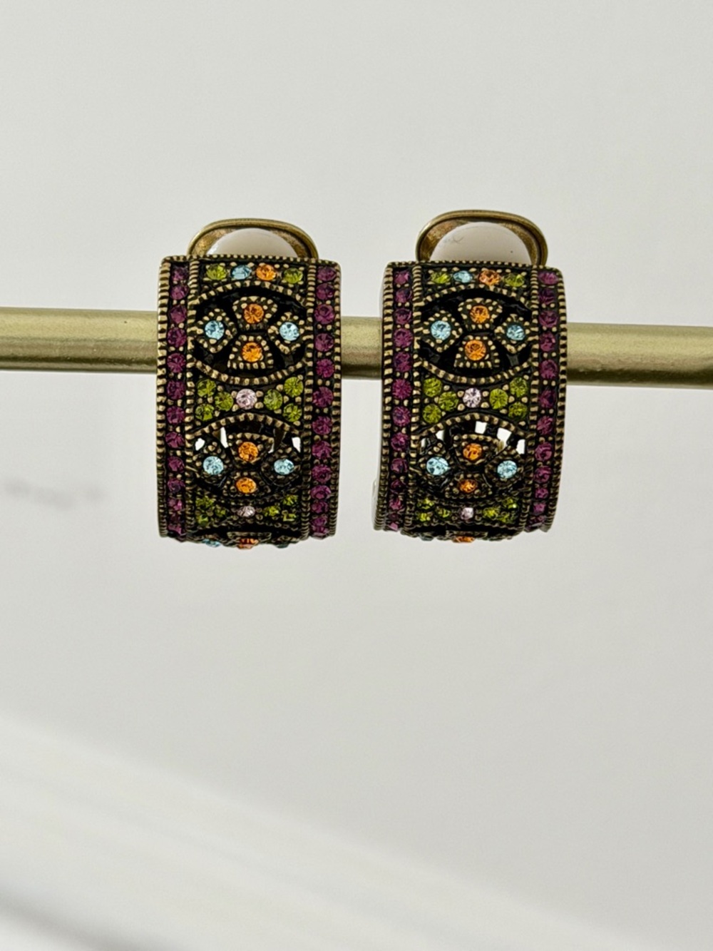 Heidi Daus STUNNING Bronze Multicolor Crystal Large Huggie Clip-on Earrings NWT
